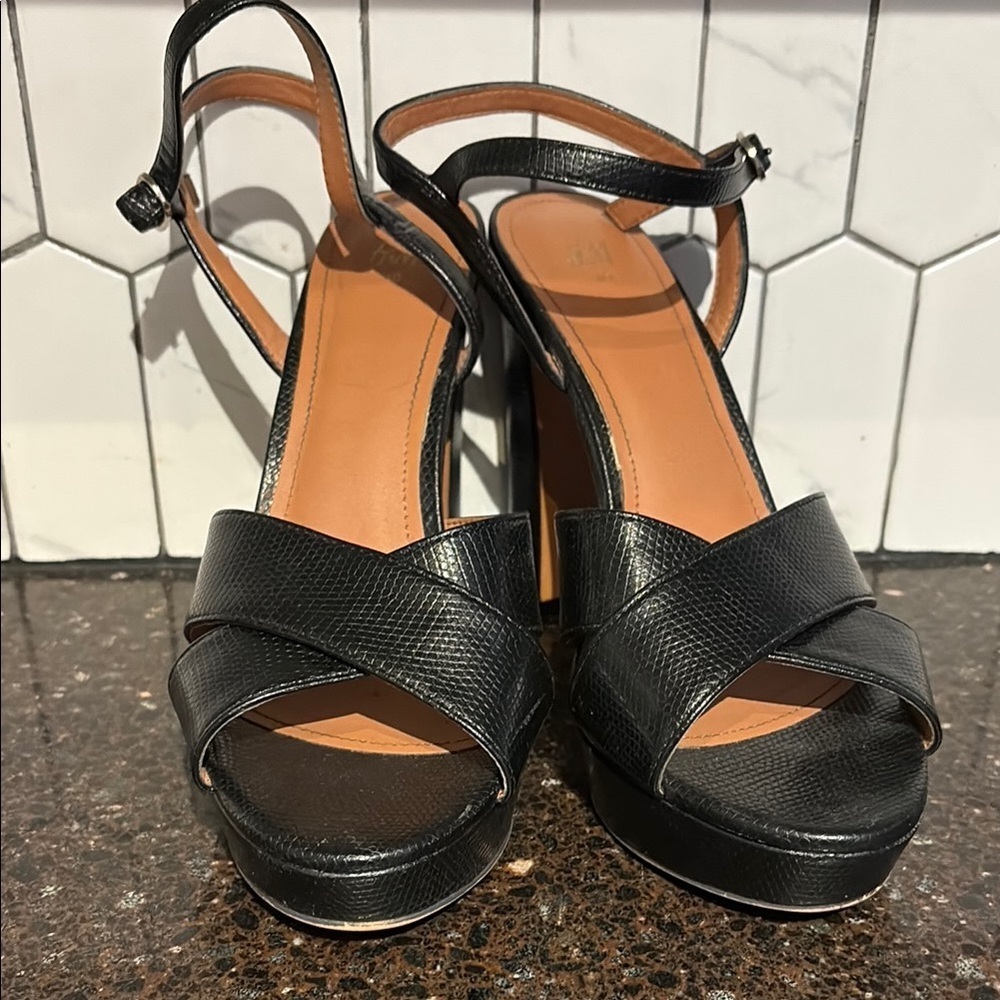 H&M Black platform, snakeskin pattern Leather Women's Sandals, size 9.5